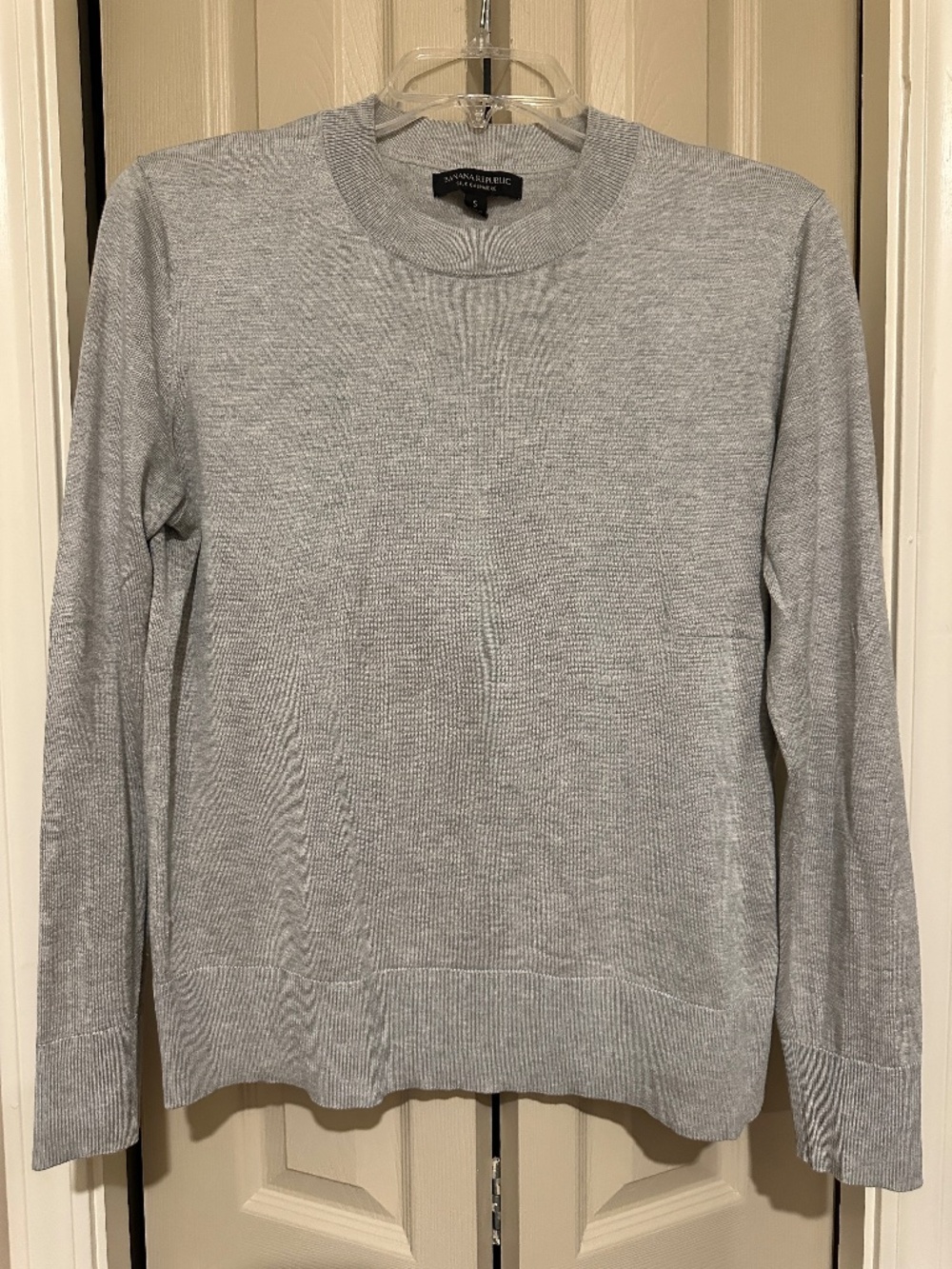 Silk Cashmere Banana Republic Light Gray Sweater